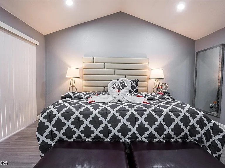 7439 Trudy Ln — Photo 34