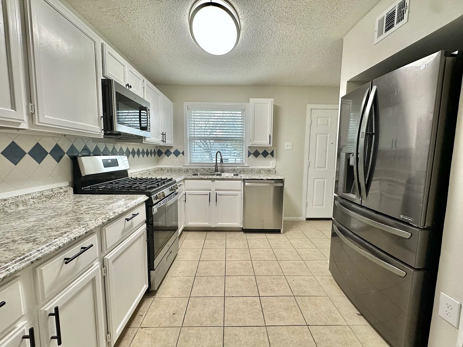 2514 Norwood Dr — Photo 4