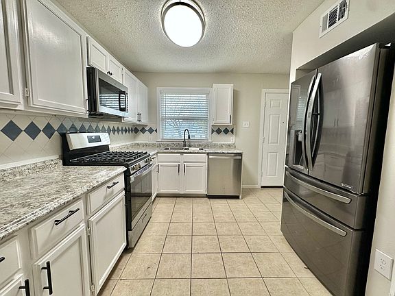 4th image of 2514 Norwood Dr