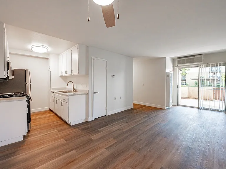 Oak Park Apartments — Photo 19