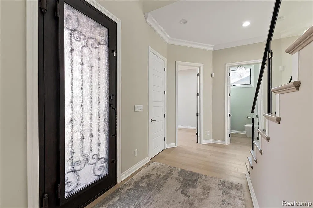 3 bed, 3.5 bath, 3016 sqft, $7,900 — Photo 4