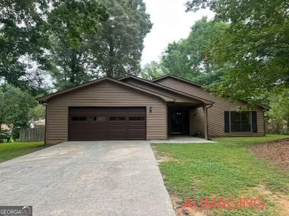 415 Hickory Fork Ct, College Park, GA 30349