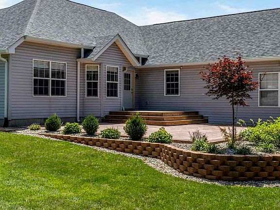 3rd image of 115 Quail Run Ct