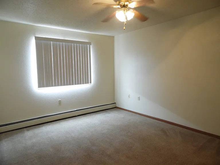 Fox Valley Meadows Apartments — Photo 18