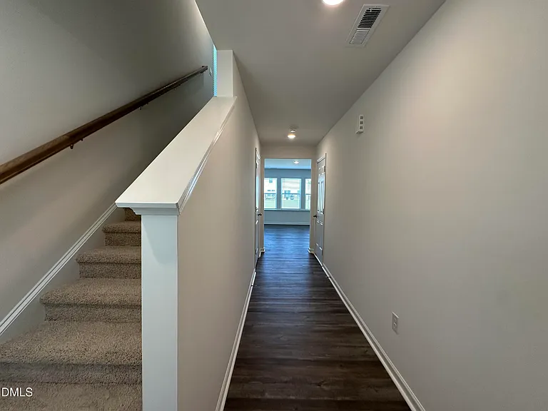250 Bay Laurel Dr — Photo 3