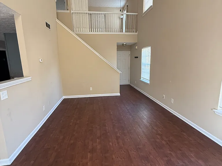 210 Lakebirch Dr — Photo 3