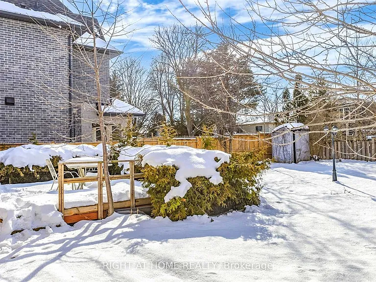 54 Penwick Cres — Photo 30
