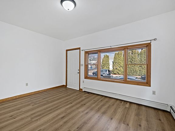 4th image of 1394 Newport Ave