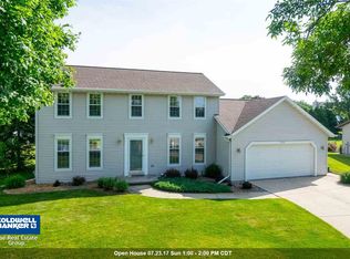 2557 Robinson Ave, Green Bay, WI 54311