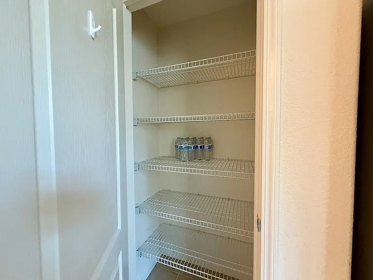 2100 Beech Cir — Photo 10