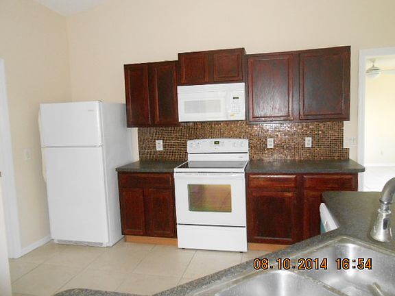 4th image of 2307 SE Holland St