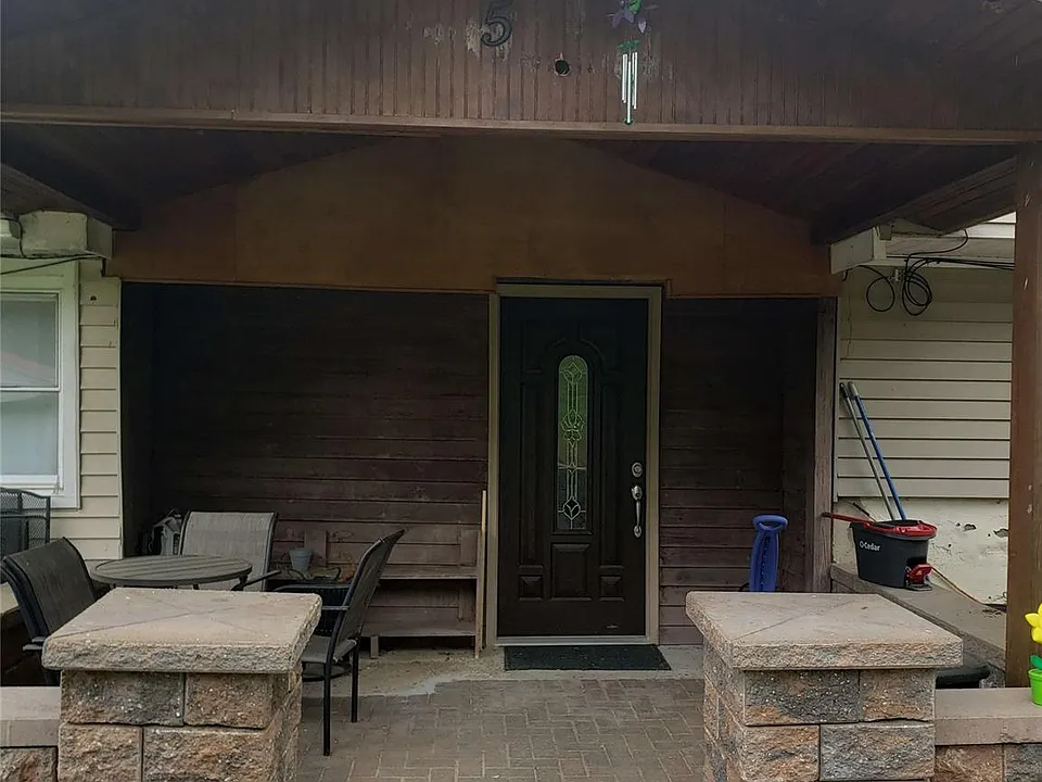 1446 Salt Point Tpke