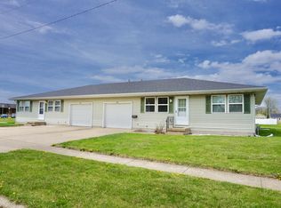 1415 Dakota Dr, Ottawa, IL 61350