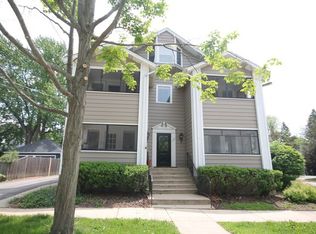 139 W Russell St APT 2W, Barrington, IL