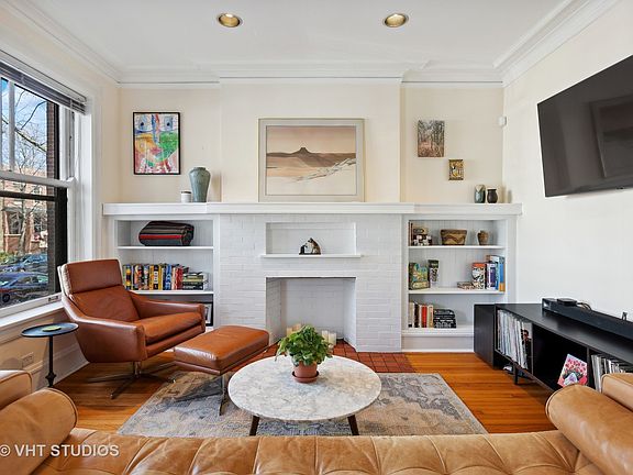 2nd image of 1457 W Rosemont Ave #1