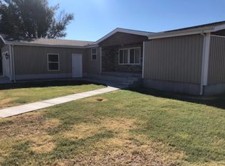 344 E Plum St, Dighton, KS 67839