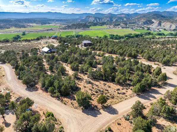 35 Prickley Pear Pinyon Pine Dr, Orderville, UT 84758
