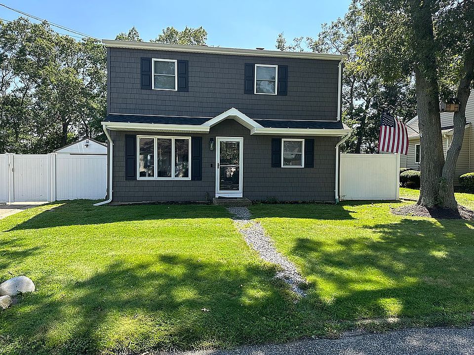 2nd image of 10 Suffolk Ave