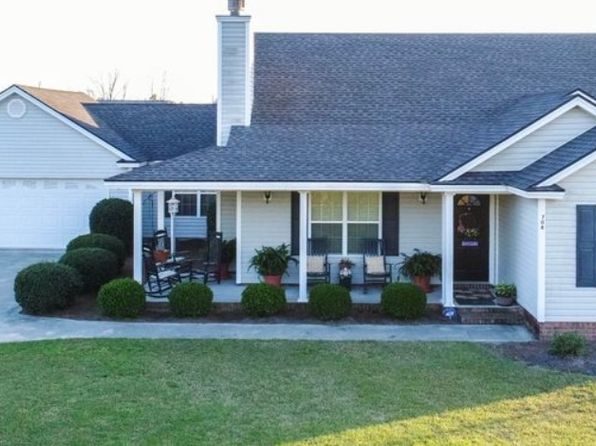 704 Josephine Ln