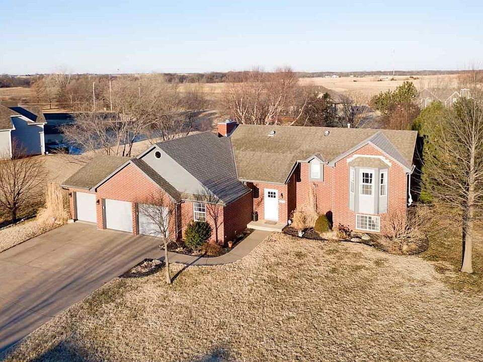 1st image of 1813 W Edgewood Dr