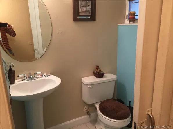 650 NE 149th St #A110, Miami, FL 33161