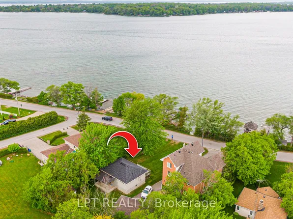 17 Lake Dr E, Georgina, ON L4P 3E9