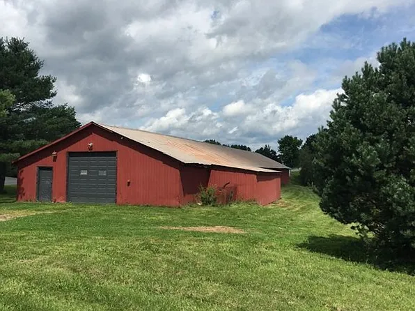 92 Haley Dr, Hyde Park, VT 05655