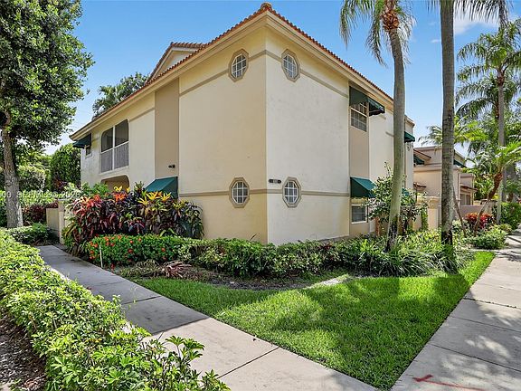 3rd image of 6582 Via Regina #6582