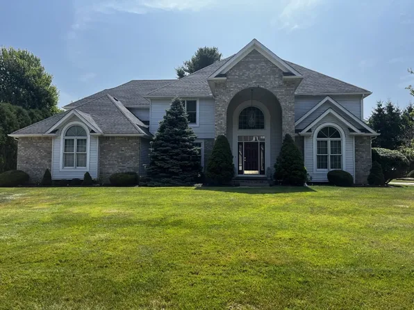 5999 Wyndemere Dr, Erie, PA 16505