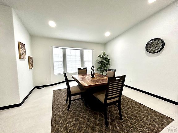 3rd image of 2 Wentworth Pl