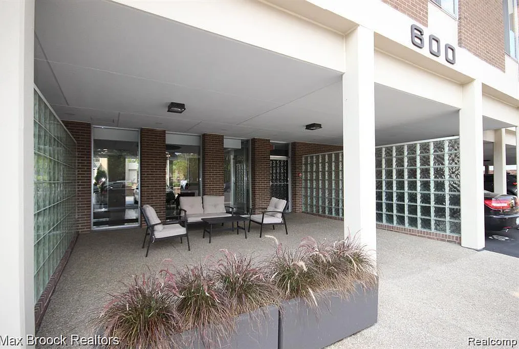 2 bed, 2.0 bath, 1117 sqft, $2,200 — Photo 4