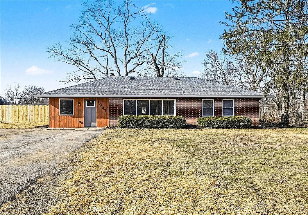 1947 Forestdale Ave photo 1