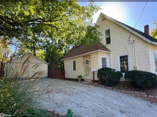 302 W Stone Ave, Fairfield, IA 52556