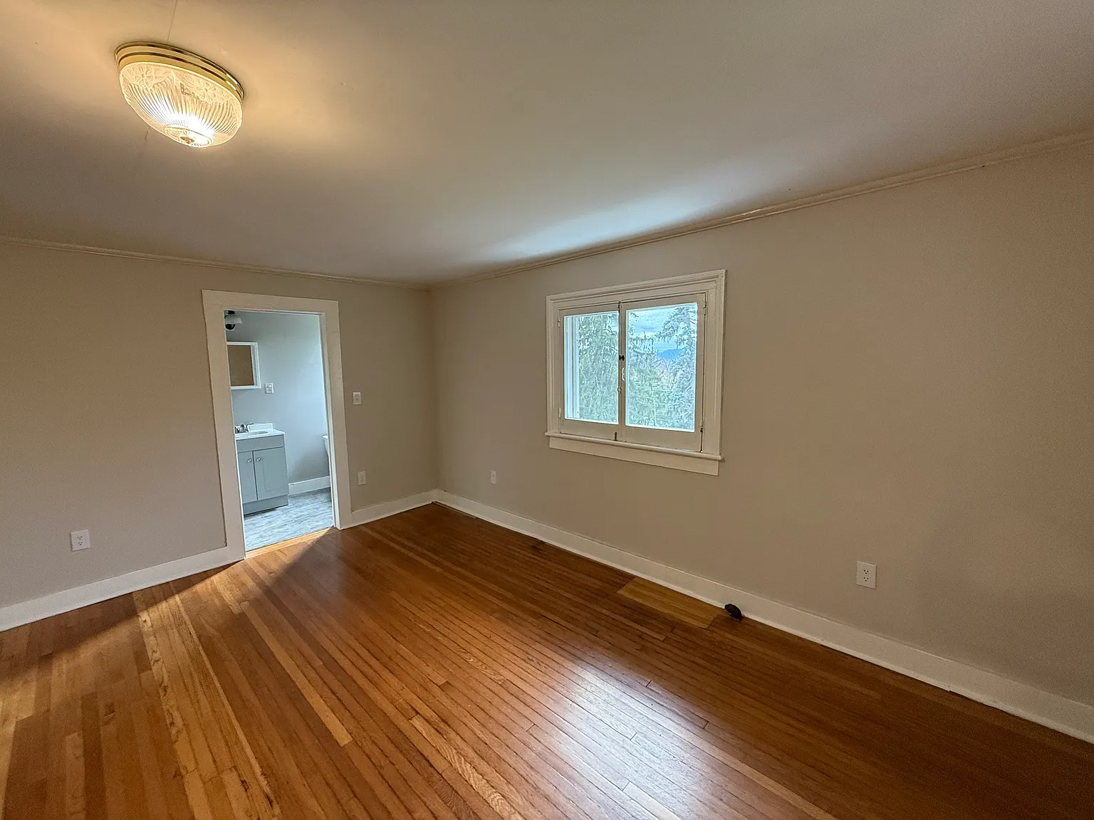 Studio, 650 sqft, $1,250 — Photo 3
