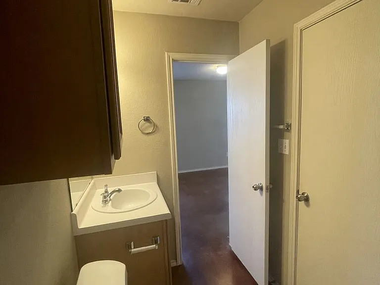 4504 Secure Ln — Photo 14