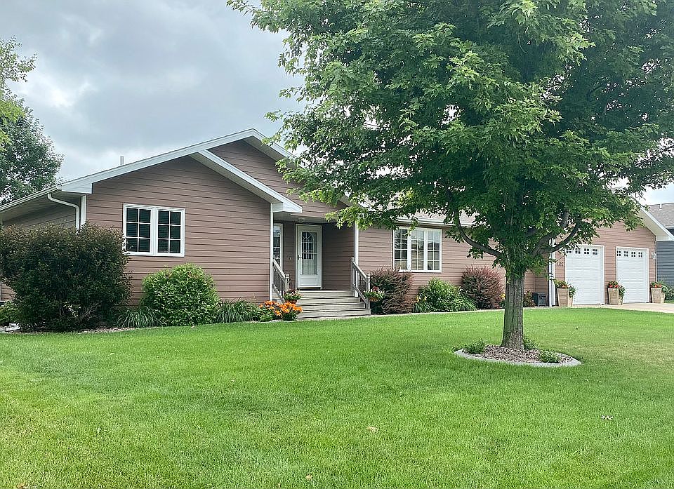 402 Jefferson Ave, Volga SD