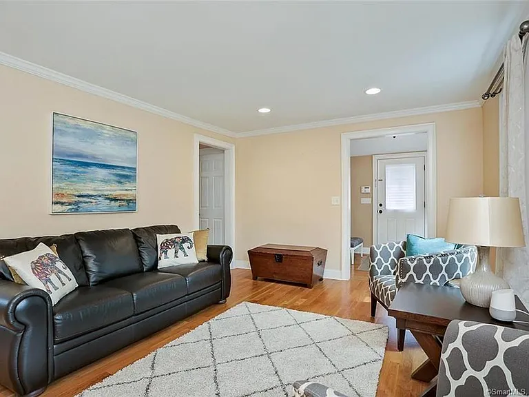 11 Richards Ave — Photo 8