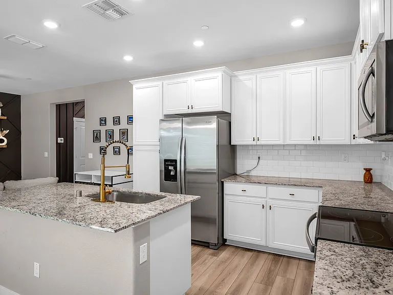 2213 Comstock Ln — Photo 16