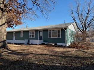 400 S Streeter Ave, Hesston, KS 67062