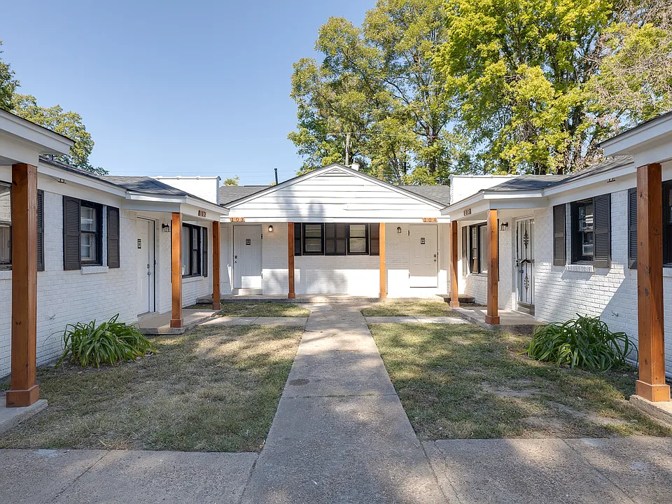 1050 N Pkwy #104