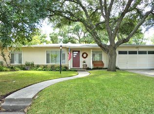 426 Woodcrest Dr, San Antonio, TX 78209