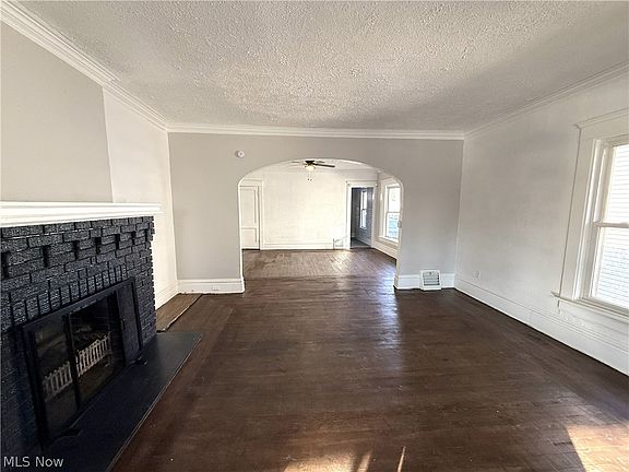 2nd image of 295 Grove St