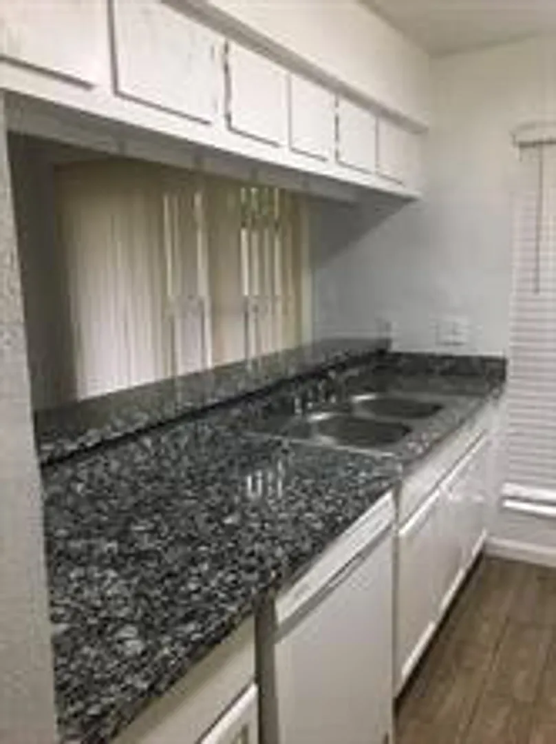 second floor unit - 3 bed, 2 bath condo — Photo 3