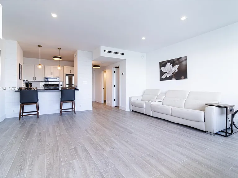 20 E Island Ave #1415 — Photo 15