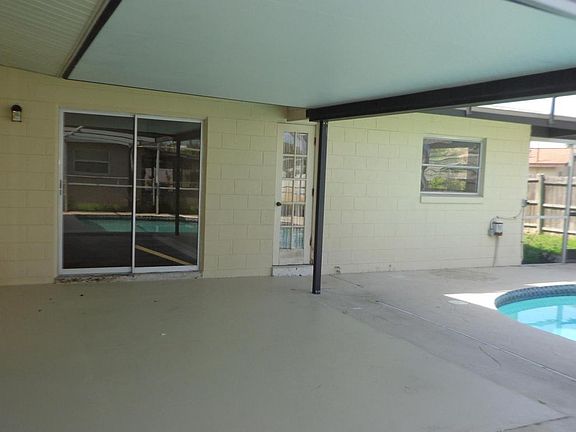 Large screened lanai