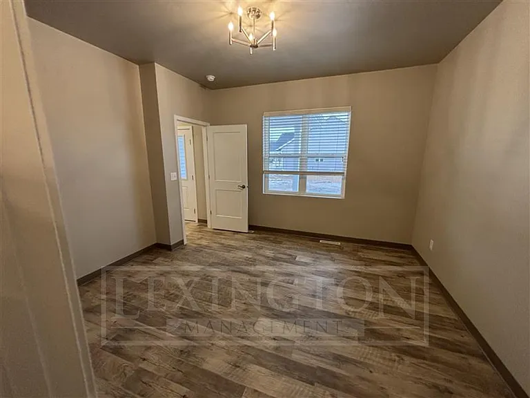 1129 Northwood Dr — Photo 12