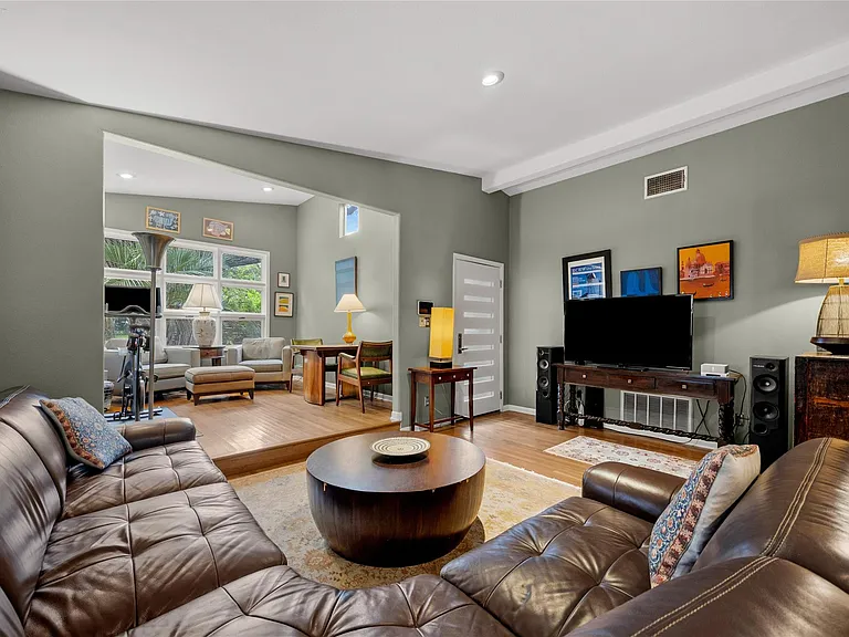 1803 Mohle Dr — Photo 4