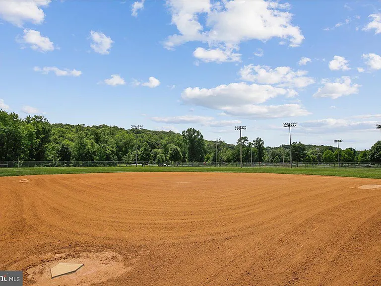 8467 Randell Ridge Rd — Photo 29