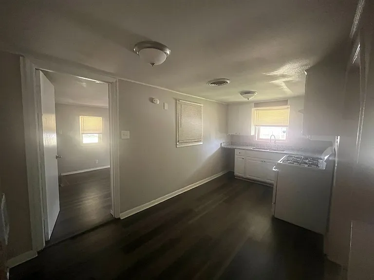 508 Wallace Rd — Photo 5