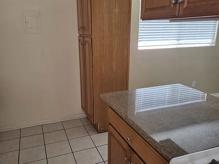 621 S Shelton St #B — Photo 4
